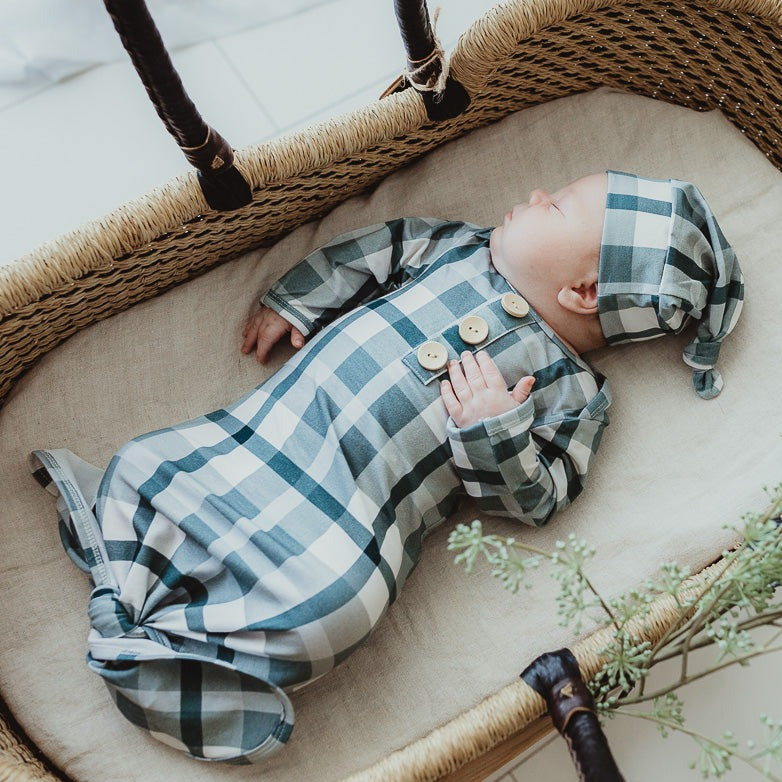 Moses basket, cotton linen keeping a baby all snug and happy